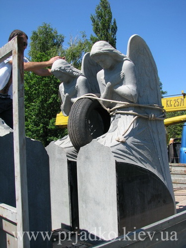 Памятники от профессионалов