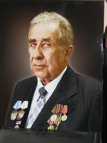 Изготовление цветного портрета на памятник сегодня