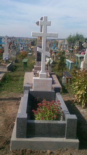 Памятники на кладбищах в форме креста сегодня