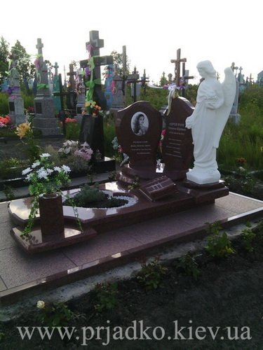 Скульптуры и памятники