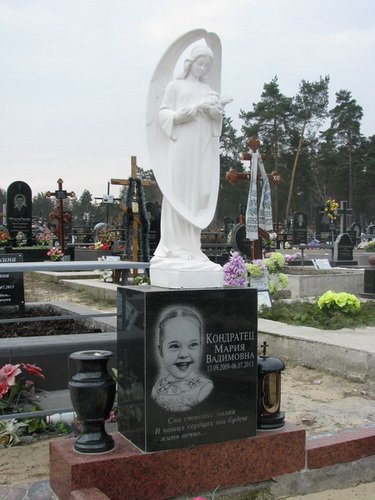 Могилы детей на кладбищах