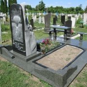 Мемориальная скульптура из гранита. Высота 2 м.