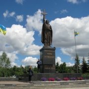 Монументальная скульптура из бронзы фото установленной статуи в г. Путивль, при участии творческого коллектива мастеров ЧП Прядко в Киеве. Заказ монументальной скульптуры в Киеве вы можете оформить прямо с нашего сайта.