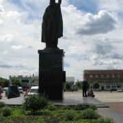 Установленная монументальная скульптура из бронзы фото. Купить монументальную скульптуру в Киеве можно со склада ЧП Прядко; цена монументальной скульптуры, согласно 3д проекта памятника. Гарантия на монументальную скульптуру 10 лет.
