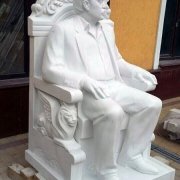 Фото фигуры из мрамора перед установкой на кладбище. Изготовление качественной скульптуры из белого мрамора в Киеве сегодня.  Цена мраморной скульптуры, согласно проекта памятника.