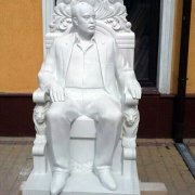 Фото фигуры из мрамора после изготовления в цеху. Производство скульптуры высокого качества из мрамора в Киеве.  Цена скульптуры из мрамора, по разработанному проекту памятника.