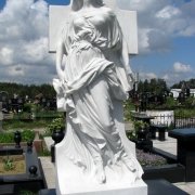 Мраморная фигура в полный рост на Южном кладбище в Киеве. Производство скульптуры из мрамора, доставка к месту установки на кладбище, текущее обслуживание и реставрация в процессе эксплуатации.