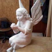 Ангел для памятника. Высота ангела: 1 м. Заказ ангелов из мрамора, см. : https://www.prjadko.kiev.ua/kontakty.html