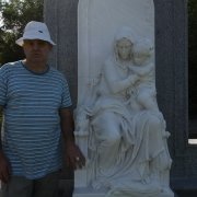 Фото скульптуры Богородицы из мрамора на кладбище. Изготовление мраморной скульптуры в Киеве. Цена скульптуры из мрамора - согласно 3д проекта.