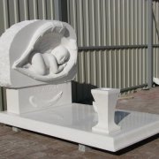 Скульптура из мрамора младенцу. Размеры скульптуры, согласно проекта памятника. Производство детской скульптуры из мрамора в Киеве.