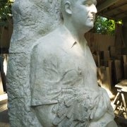 Изготовление бюста для памятника на производстве в Киеве. 