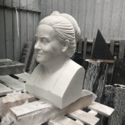 Изготовление бюста из белого мрамора на производстве в Киеве. Высота 65 см.