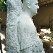 Цена бюста для памятника согласно проекта.