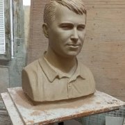 Ритуальный бюст мужчине для памятника, изготовление.
