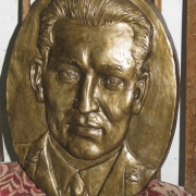 Барельеф на памятник из полимера. Высота барельефа для памятника, 35 см. Цена барельефа из полимера - от $700.