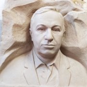 Фото барельефа для памятника, изготовление в глине.