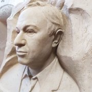 Изготовление барельефа в глине для памятника.