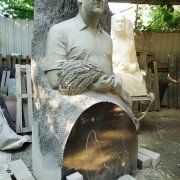Изготовление скульптуры из гранита на производстве в Киеве сегодня.
