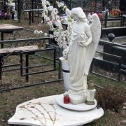 Фото статуи ангела из бетона. Купить статую ангела по цене 19 тыс. грн., можно в магазине Ритуальной скульптуры в Киеве сегодня.