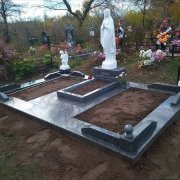 Скульптура из бетона - изготовление в Киеве. Высота Богородицы для памятника - 130 см. Цена скульптуры из бетона - доступна.
