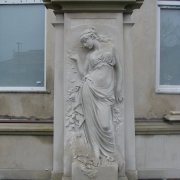Монументальная скульптура девушки. Фото скульптуры после изготовления. Качественная скульптура в Киеве под заказ, от профессионалов в Киеве.