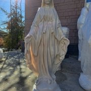 Фото статуи Богородицы из литьевого камня.