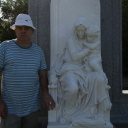 Фото мраморной ВИП скульптуры на кладбище. Изготовление скульптуры из мрамора ВИП класса в Киеве. Цена VIP скульптуры из мрамора - согласно проекта.