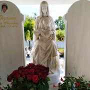 Фото мраморной скульптуры класса ВИП. Высота мраморной статуи - 2 м.