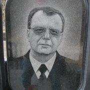 Авторский портрет на памятнике_2