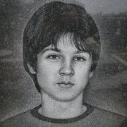 Авторский портрет на памятнике_3