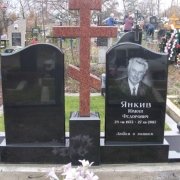 Авторский портрет на памятнике_15