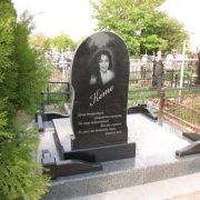 Авторский портрет на памятнике_21