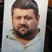 Мужской портрет для памятника. Размер портрета 30 х 45 см., стоимость цветного портрета 3 тыс. грн. Заказ портретов в Киеве, с гарантией 20 лет.
