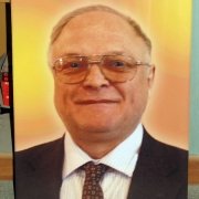 Цветной мужской портрет для памятника. Размер портрета 35 х 50 см., стоимость изготовления 3 тыс. грн. Заказ цветных портретов на камне в Киеве, ЧП Прядко.