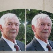 Фото цветного портрета мужчины на камне. Размер портрета на памятнике: 30 х 40 см. Доступная цена цветного портрета для памятника: 3,6 тыс. грн.