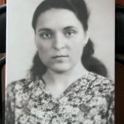 Женский портрет на памятнике, размер 30 х 45 см. Цена женского портрета на камне 2,5 тыс. грн. Изготовление качественных портретов для памятников в Киеве с гарантией 20 лет - ЧП Прядко.