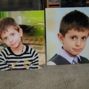 Детские цветные портреты на памятник, размер портретов на камне 40 х 40 см., врезка и вклейка портрета в памятник 800 грн.