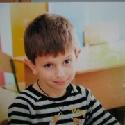 Цветной портрет мальчика на камне, размеры портрета 40 х 40 см., изготовление портрета на камне 10 дней,  гарантия на цветной портрет 20 лет.