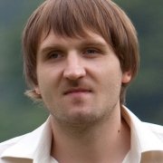 Цветной портрет мужчины на памятник, размеры портрета на камне 40 х 60 см., цена цветного портрета для памятника 4 тыс. грн., врезка и вклейка портрета в памятник 800 грн.
