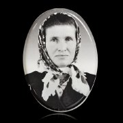 Овал для памятника 13 х 18 см., чёрно белый; стоимость ритуального овала 210 грн., гарантия на овал для памятника 10 лет.