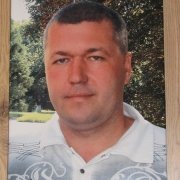 Фото мужчины для памятника. Размер таблички на керамограните: 30 х 40 см. Доступная цена портрета на керамике для памятника 1600 грн.