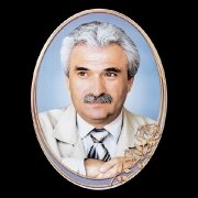 Цветной овал для памятника; материал, украинский фарфор. Размер овала на памятник 18 х 24 см., стоимость цветного овала 1 тыс. грн.