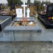 На фото памятник на кладбище. Детский памятник с крестом. Цена памятника из мрамора - доступна.