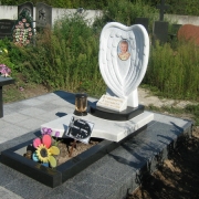 Памятник ребёнку на могиле. Размеры детского памятника: 120 х 70 х 15 см. Доступная цена памятника.