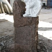 Детский памятник с ангелом. Высота детского памятника - 105 см. Цена детского памятника - 16 тыс. грн.
