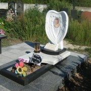 Памятник ребёнку на могиле. Размеры детского памятника: 120 х 70 х 15 см. Доступная цена памятника.
