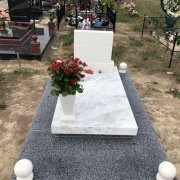 Маленький памятник ребенку на могилу. Цена маленького памятника - доступна.