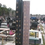 Памятник в виде двух колонн фото. Комбинированный памятник по индивидуальному заказу, изготовление в Киеве.