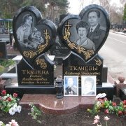 Индивидуальные памятники в виде сердца. Фото установленного памятника. Доступные цены на памятники, гарантия качества.