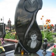 На фото эксклюзивный памятник на одного. Цена эксклюзивного памятника, согласно утверждённого 3д проекта памятника.